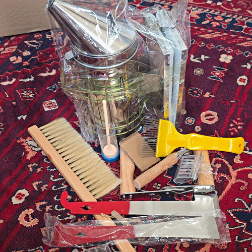 Beekeeping tool kit set - tool, bee